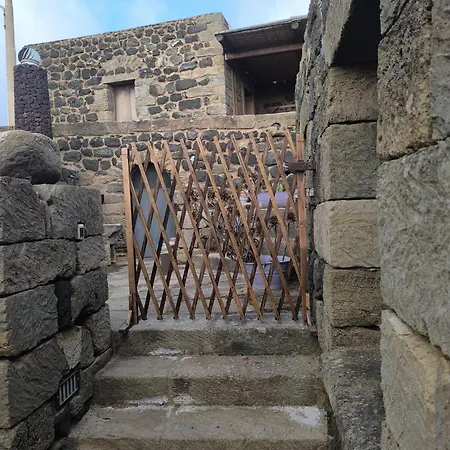 Dammuso Il Limone * Scauri (Sicily)